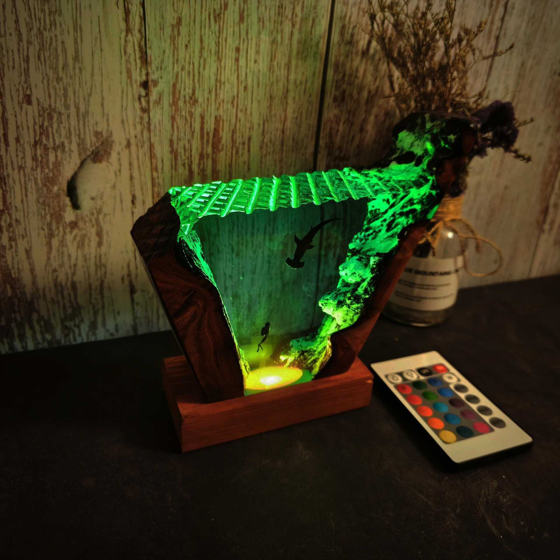 Ornamento luminoso a forma di  - Resin Art And Wood recensione e prezzo
